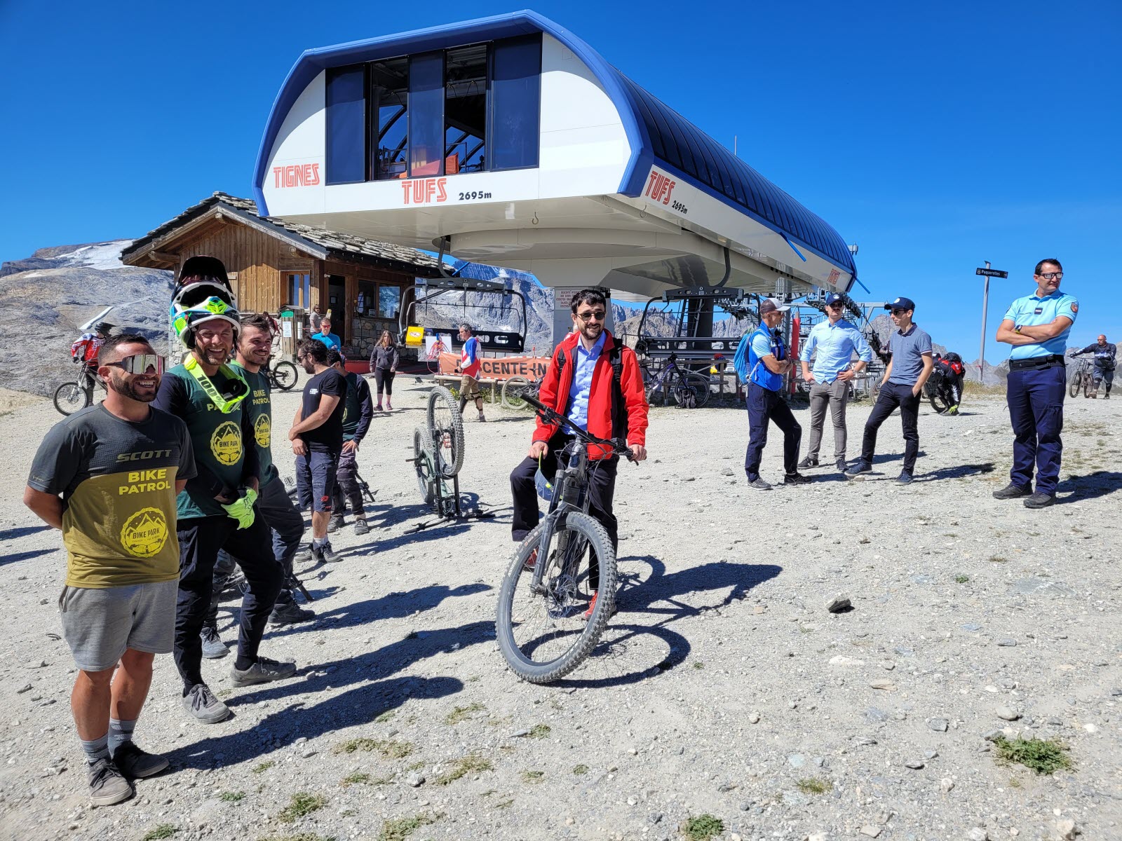  Tignes : opération de sensibilisation au sommet pour prévenir les accidents sportifs 